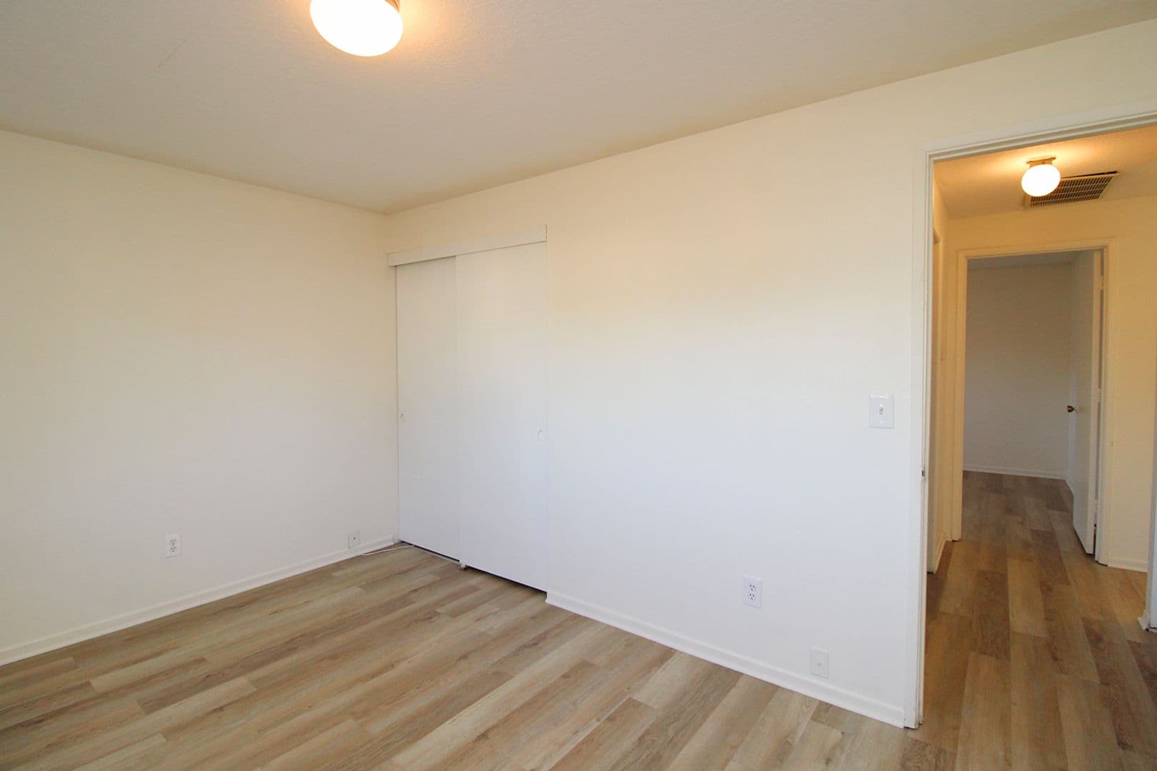 Troutdale Apartment: 802 - 804 SW 29th Way