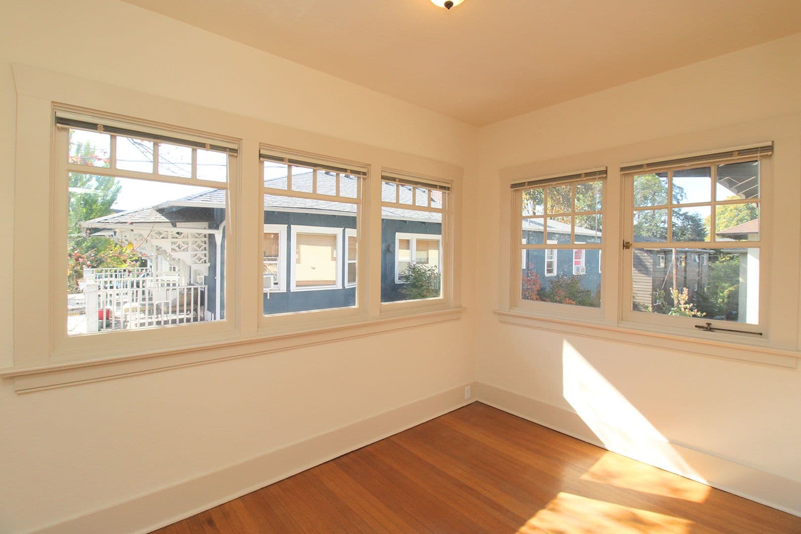 Portland Apartment: 1636 NE Tillamook St #2