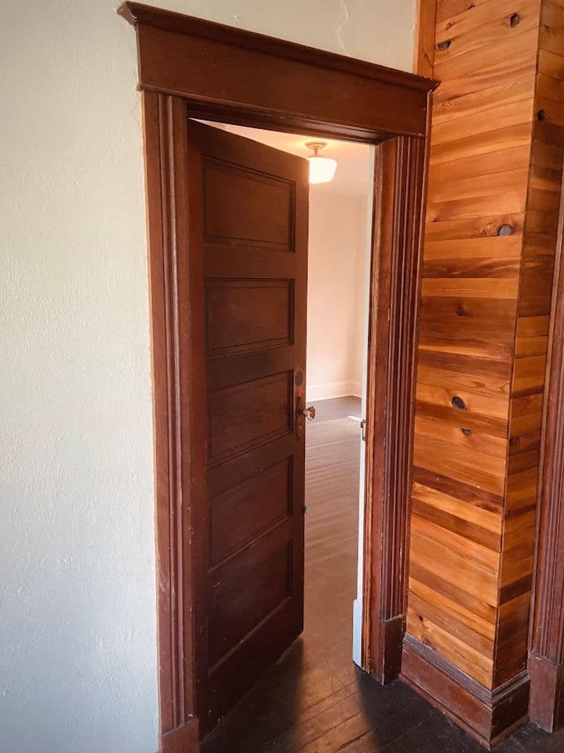 Portland House: 7126 N Lombard St