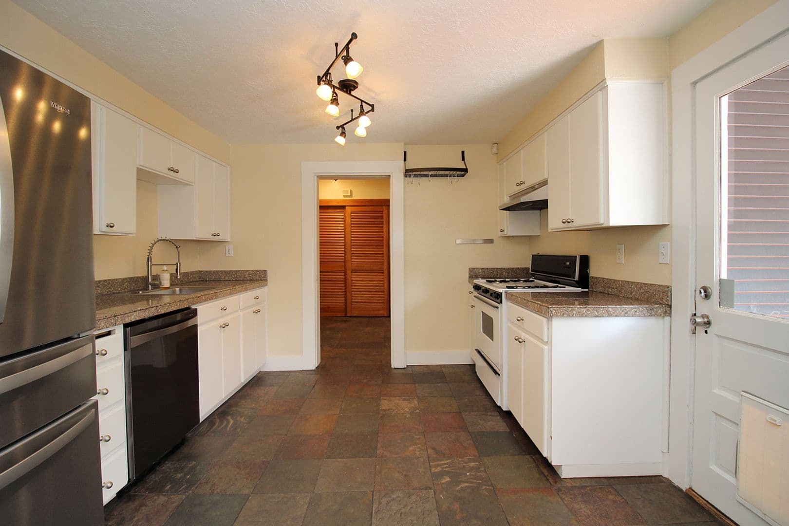 Portland House: 320 SW Carson St