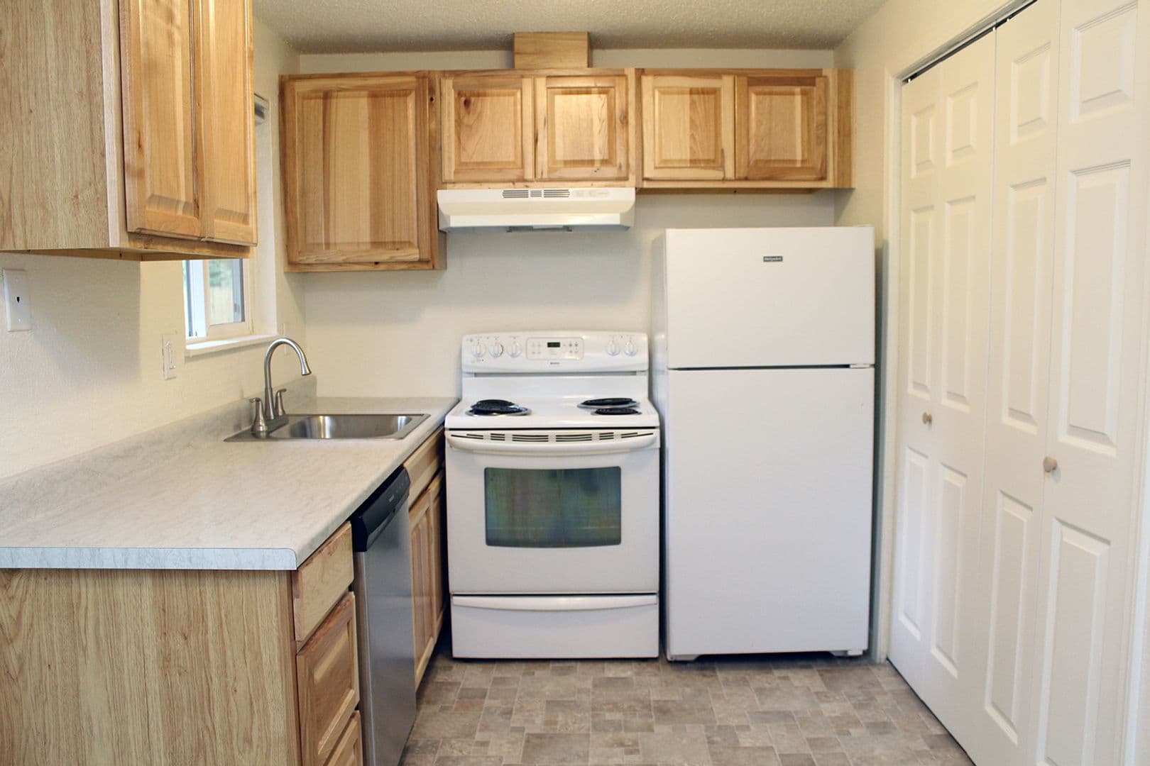 Gresham Apartment: 1113 - 1127 NE 183rd Ave