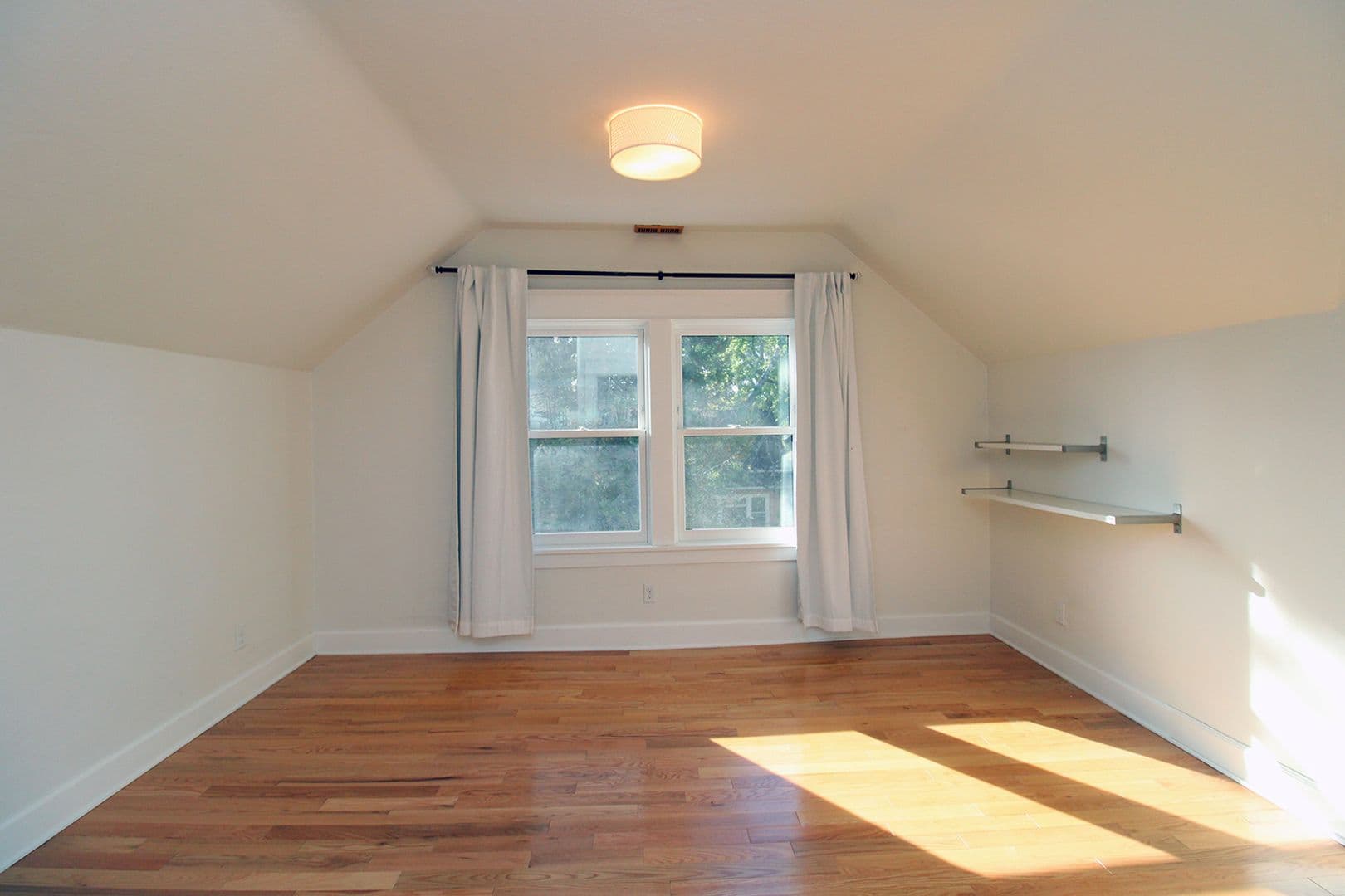 Portland House: 4106 NE 10th Ave
