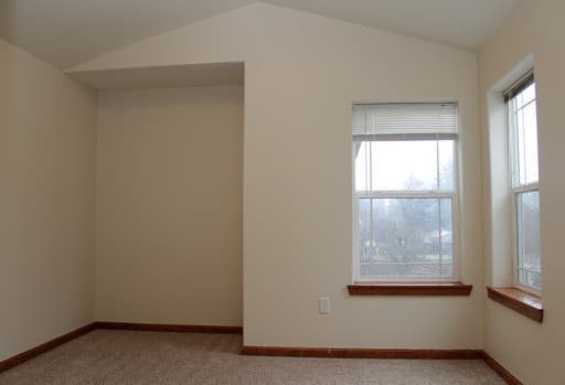Portland Apartment: 123 NE 172nd Avenue