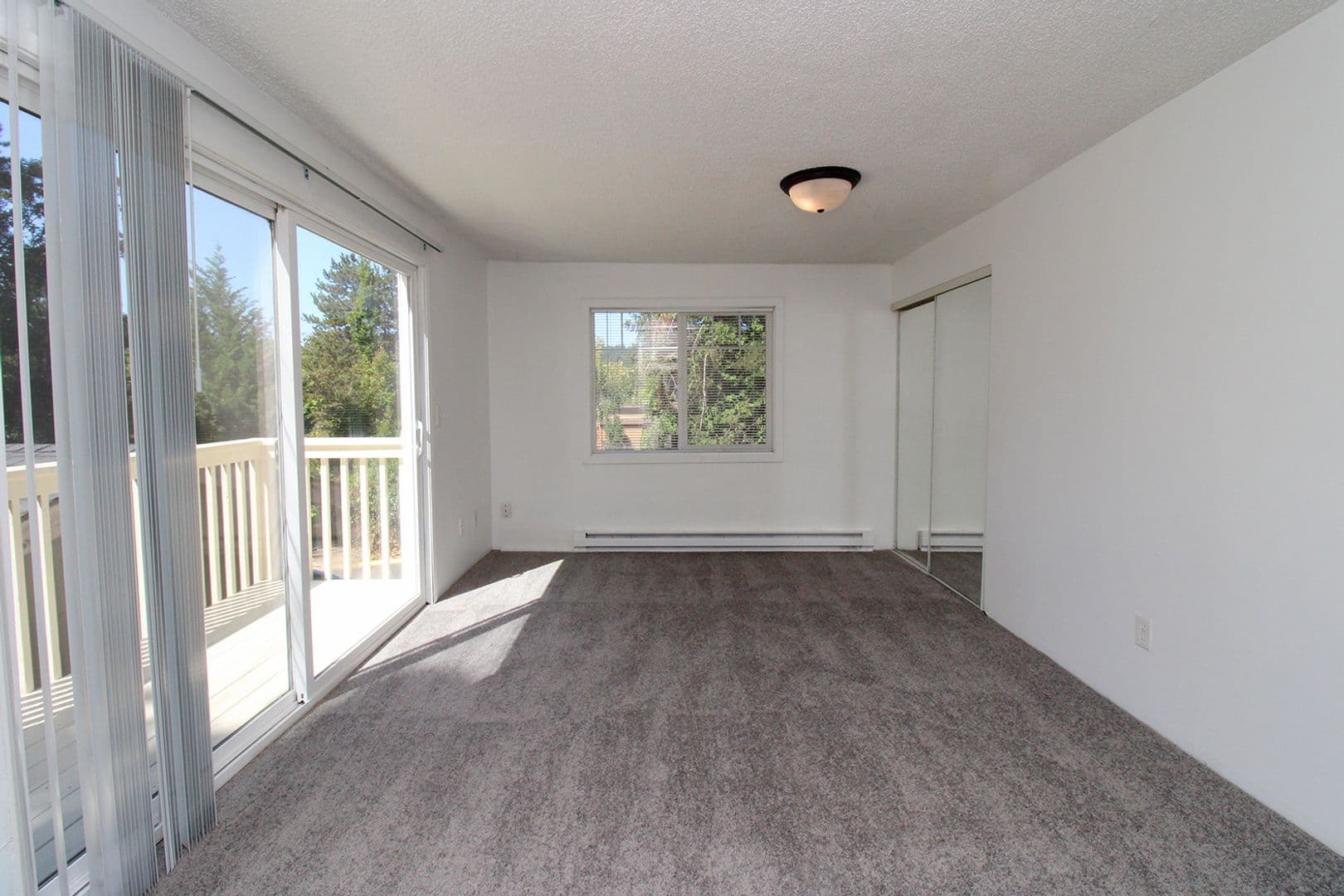 Portland Apartment: 5704 SW Beaverton-Hillsdale Hwy