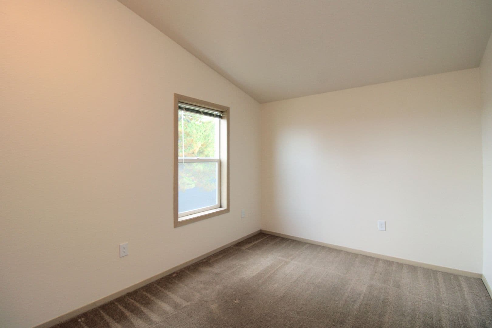 Portland Apartment: 1348 - 1438 NE 160th Ave