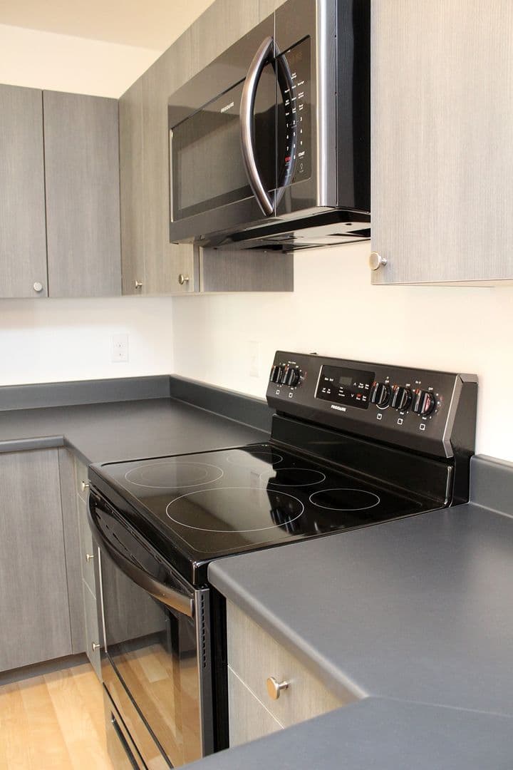 Portland Apartment: 6155 N Minnesota Ave - Bamboo Court II