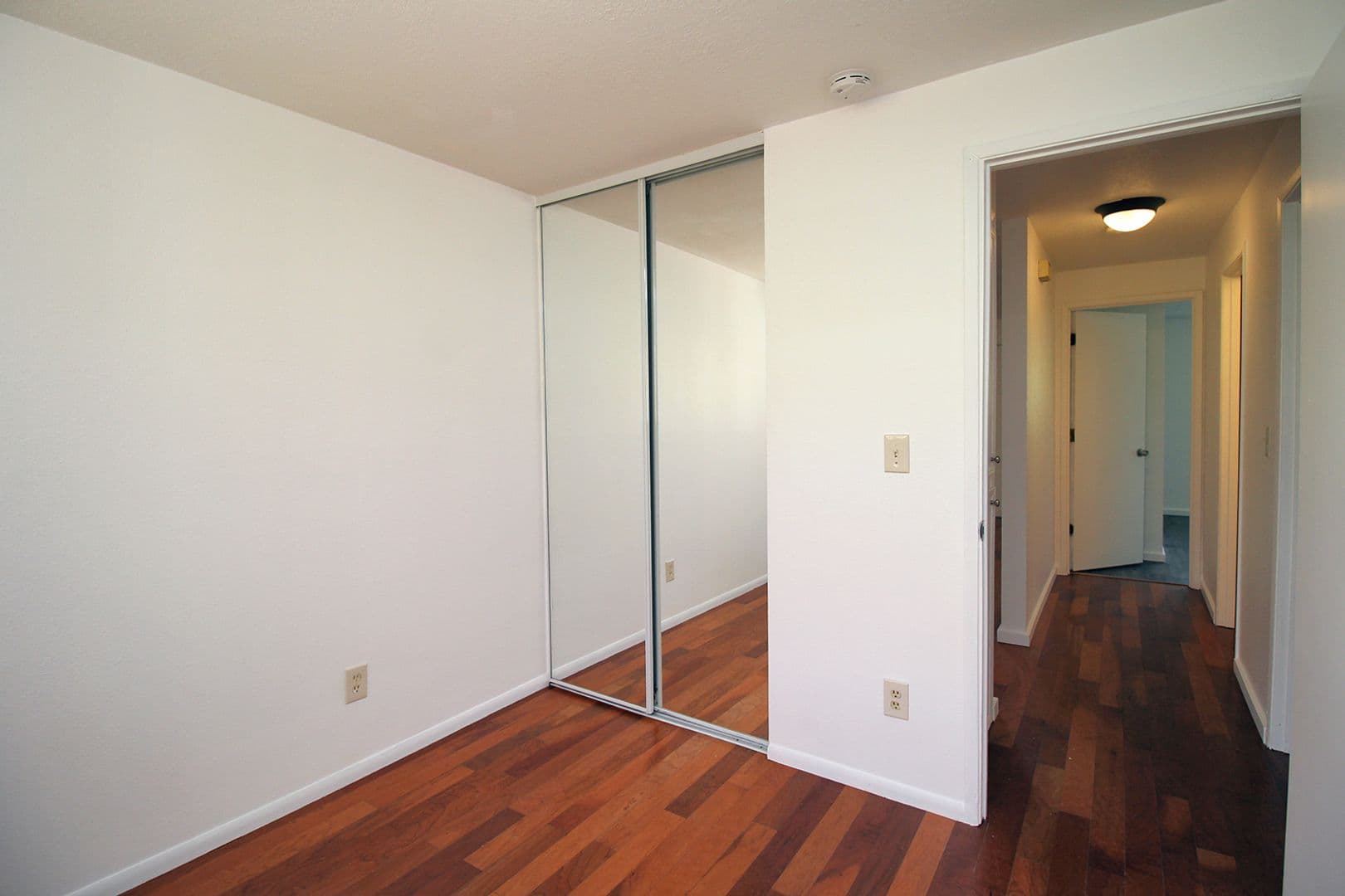 Portland Apartment: 9706 SW 49th Ave #A-B