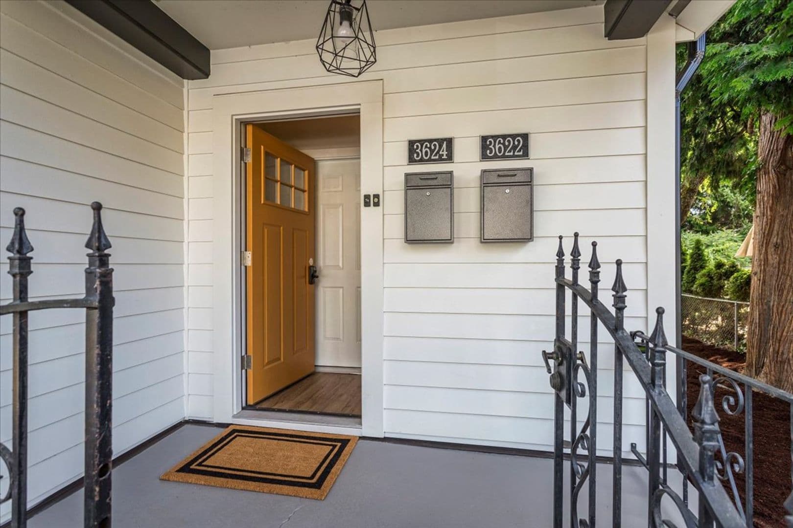 Portland Apartment: 3622-3624 NE Cleveland Ave