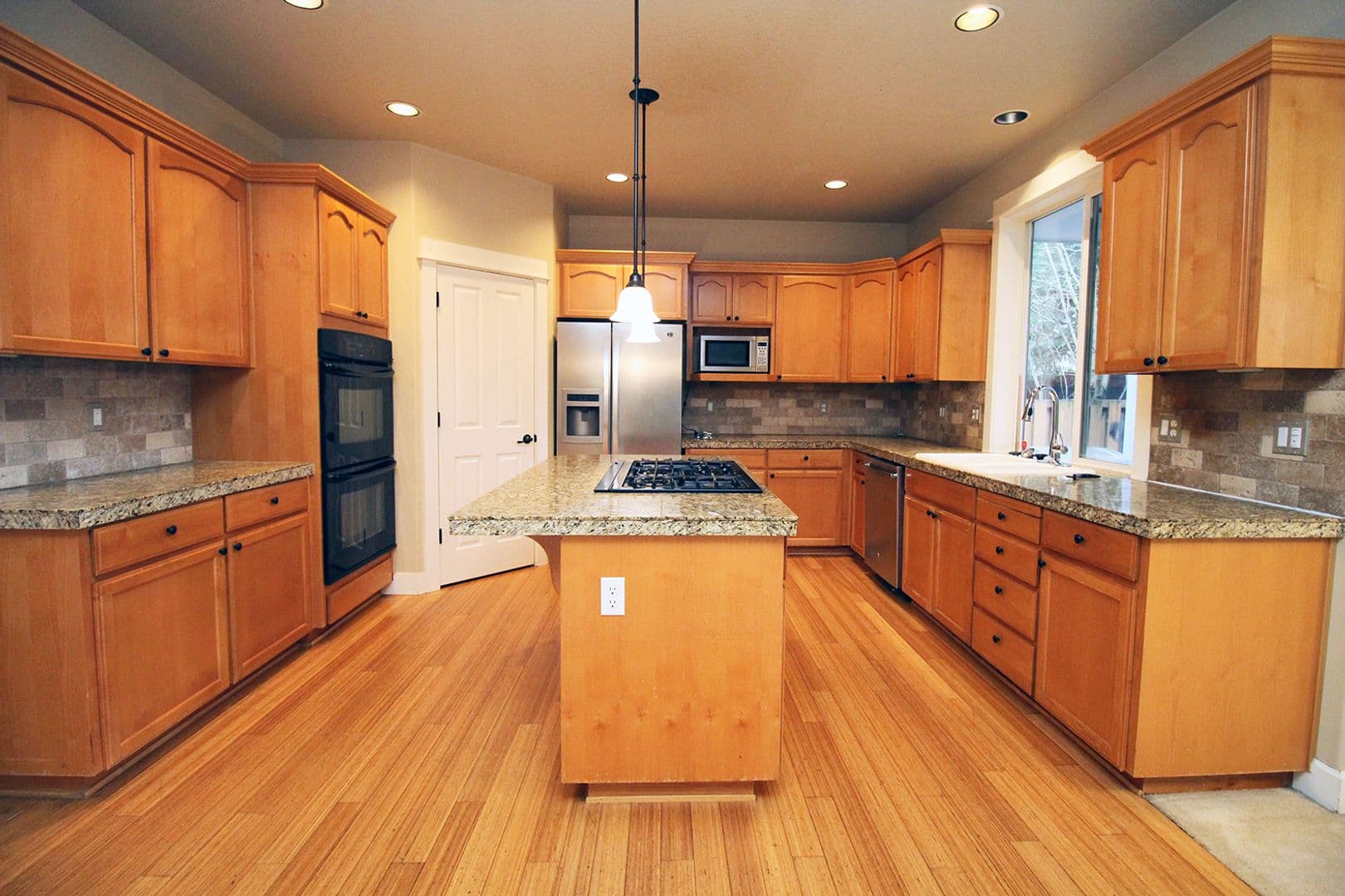 Beaverton House: 6930 SW Star Jasmine Plc