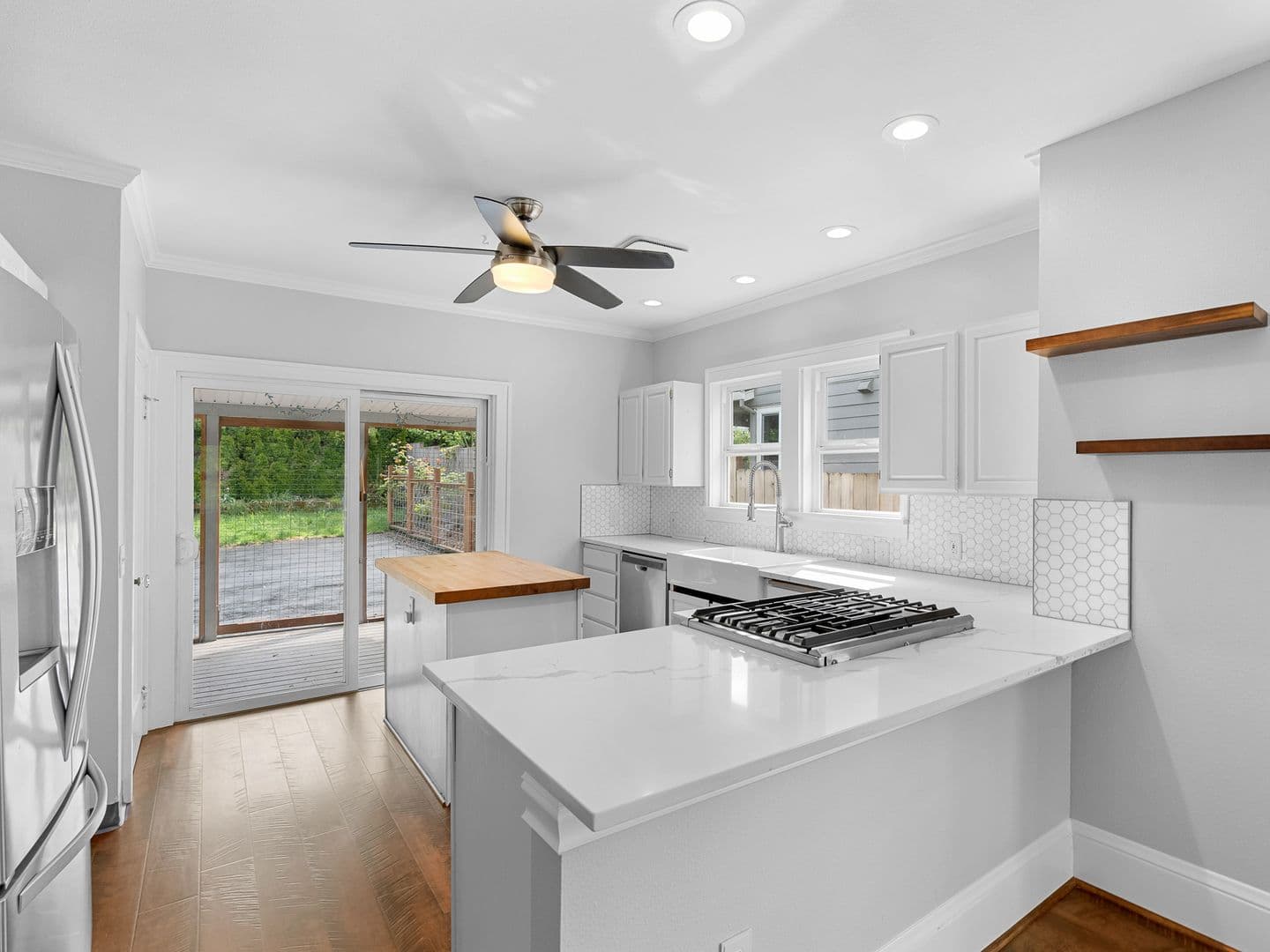 Portland House: 9831 N Edison St