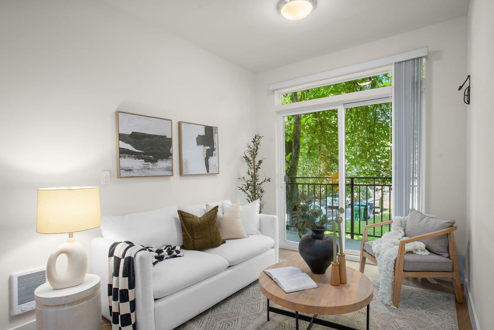 Portland Apartment: 8417 SW 24th Ave