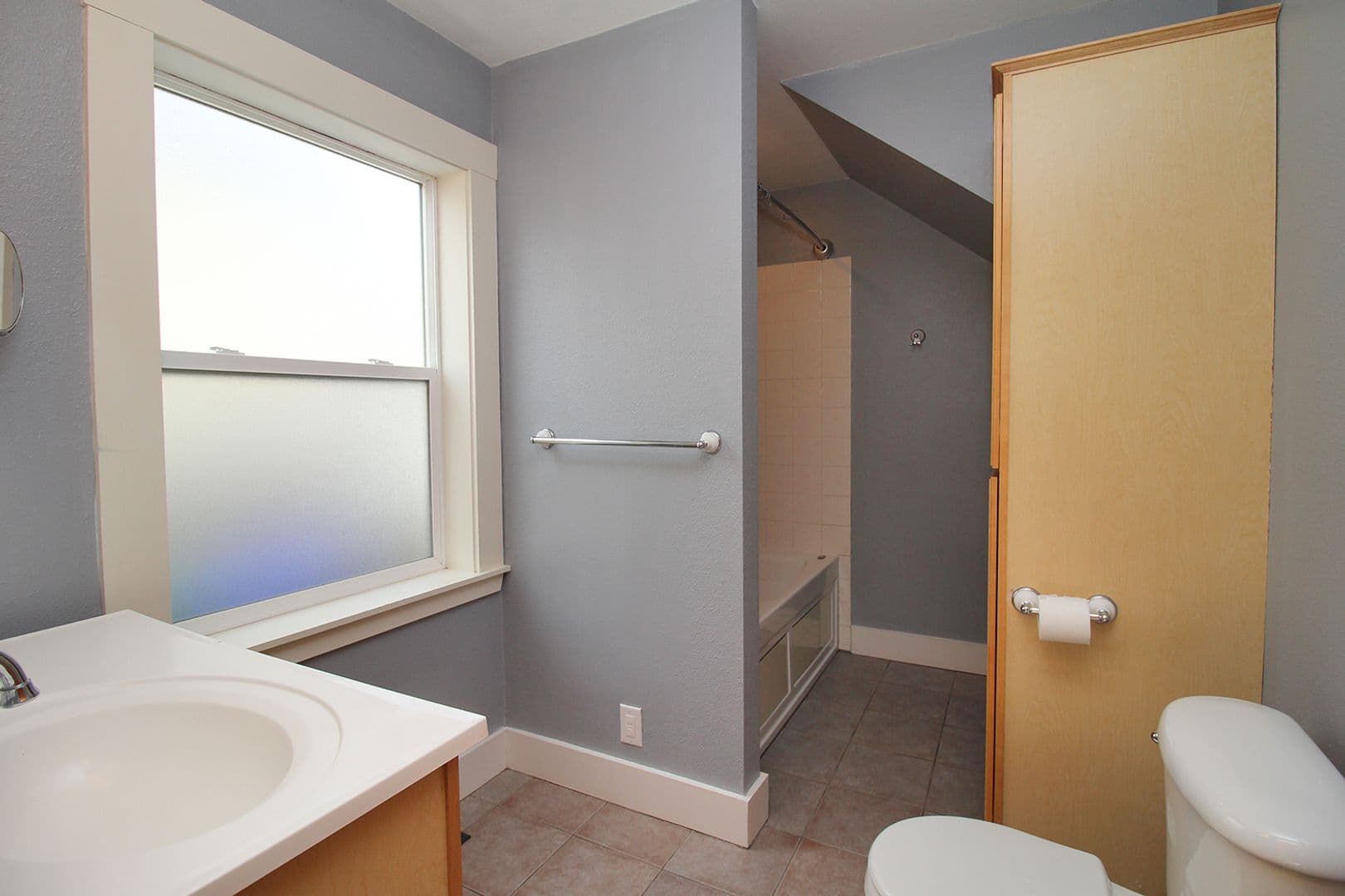 Portland House: 320 SW Carson St