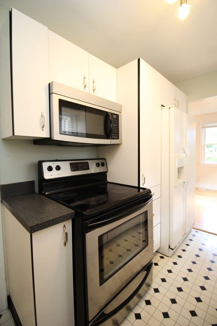 Portland House: 1606 N Church St