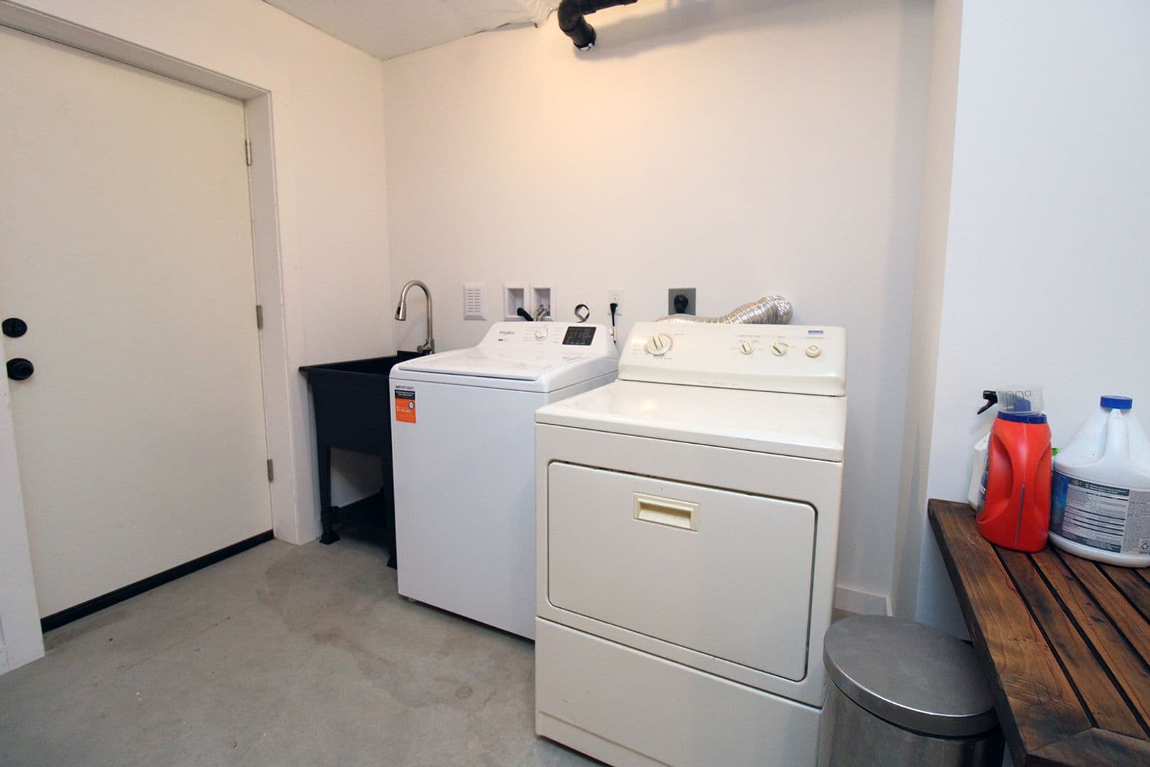 Portland Apartment: 1825 NW 24th Ave #A-B