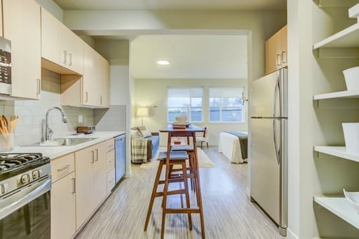 Portland Apartment: 3423 SE Hawthorne Blvd