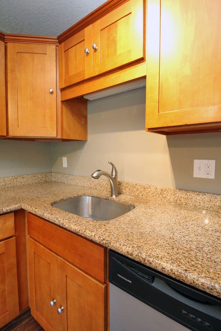Portland Apartment: 4204 - 4232 SE Cesar E Chavez Blvd.