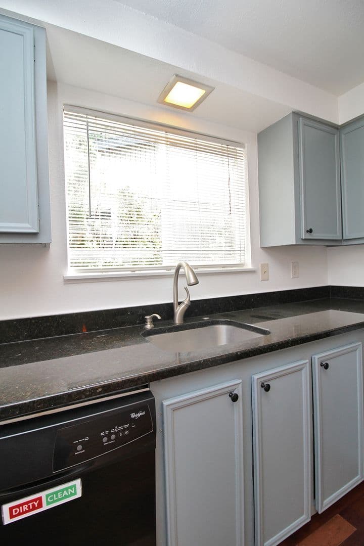 Portland Apartment: 9706 SW 49th Ave #A-B