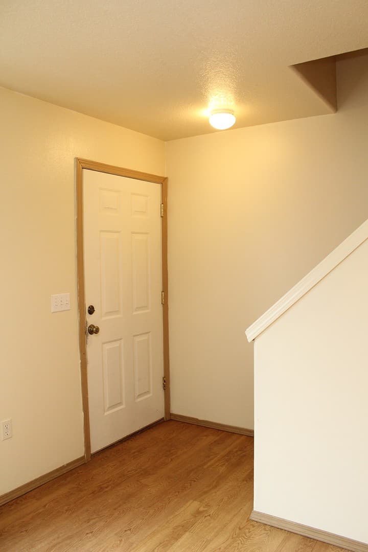 Portland Apartment: 3548 SE 119th Ave