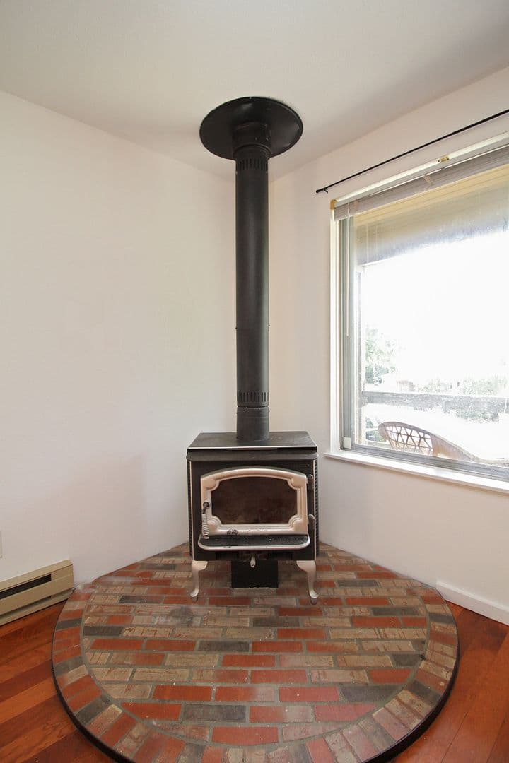 Portland Apartment: 9706 SW 49th Ave #A-B