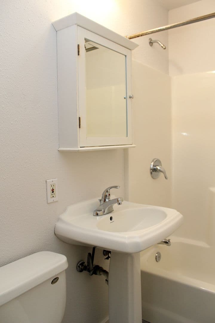 Portland House: 5933 SE Franklin St