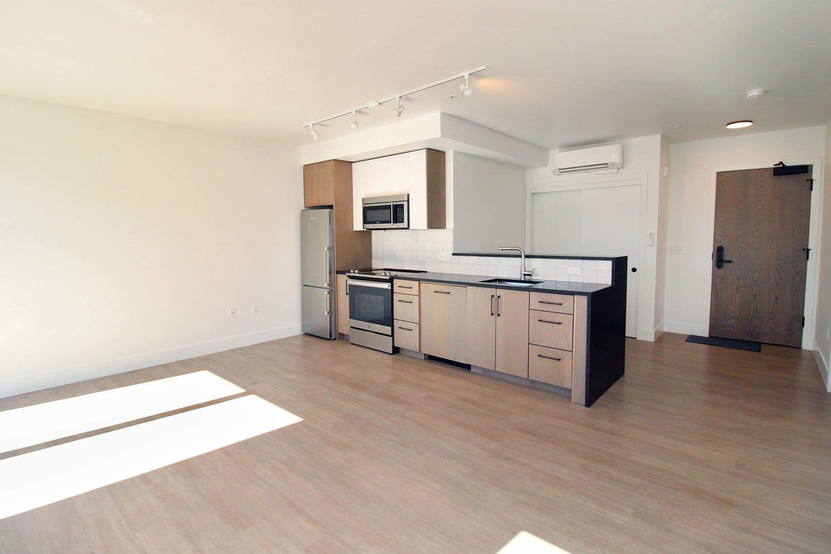 Portland Apartment: 1477 NE Alberta St