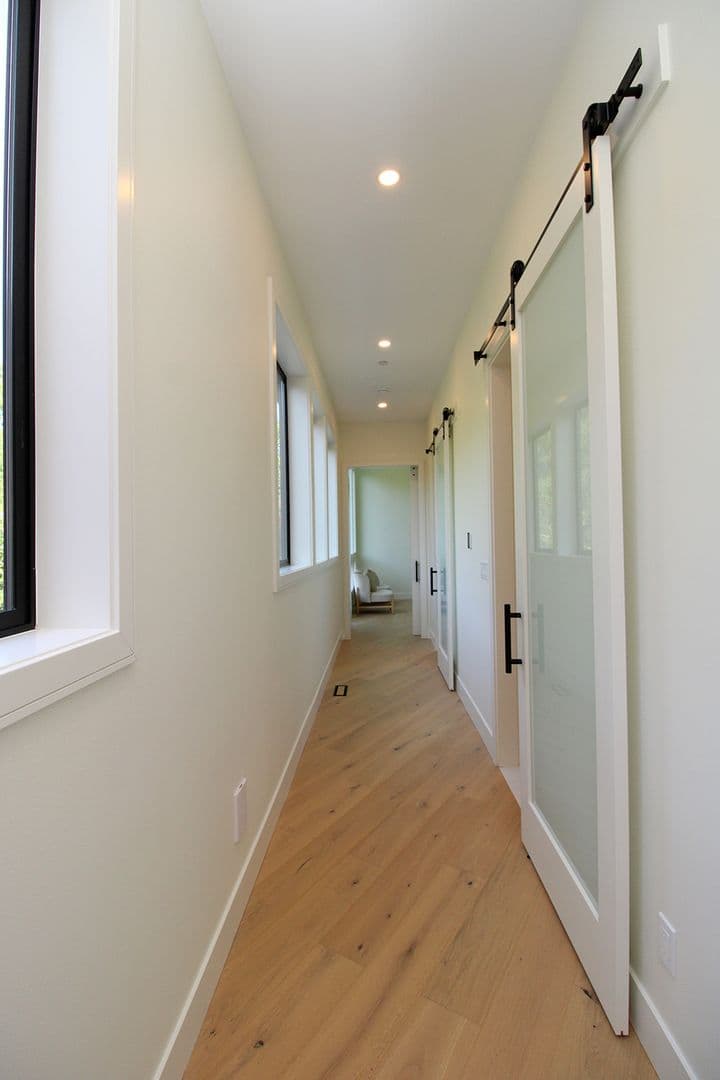 Portland House: 6233 SW Hamilton Way