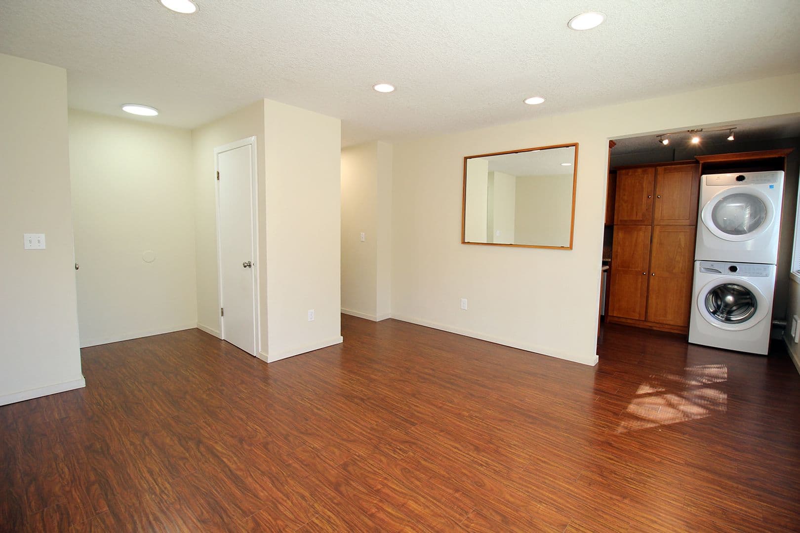 Portland Apartment: 4204 - 4232 SE Cesar E Chavez Blvd.