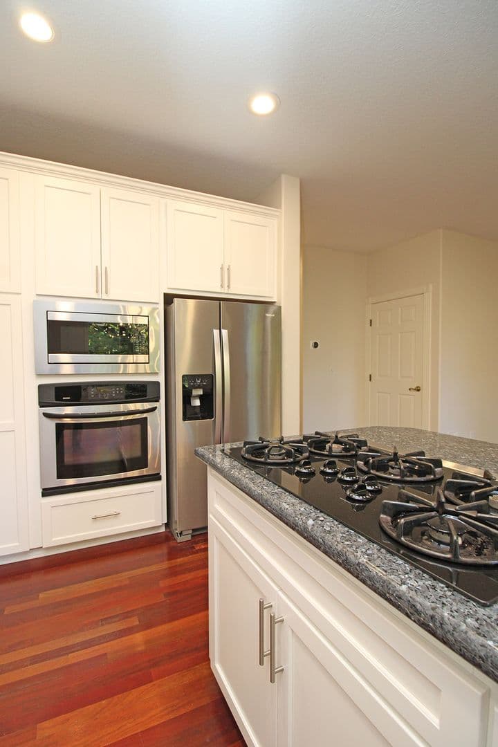 Portland House: 9583 NW Randall Ln