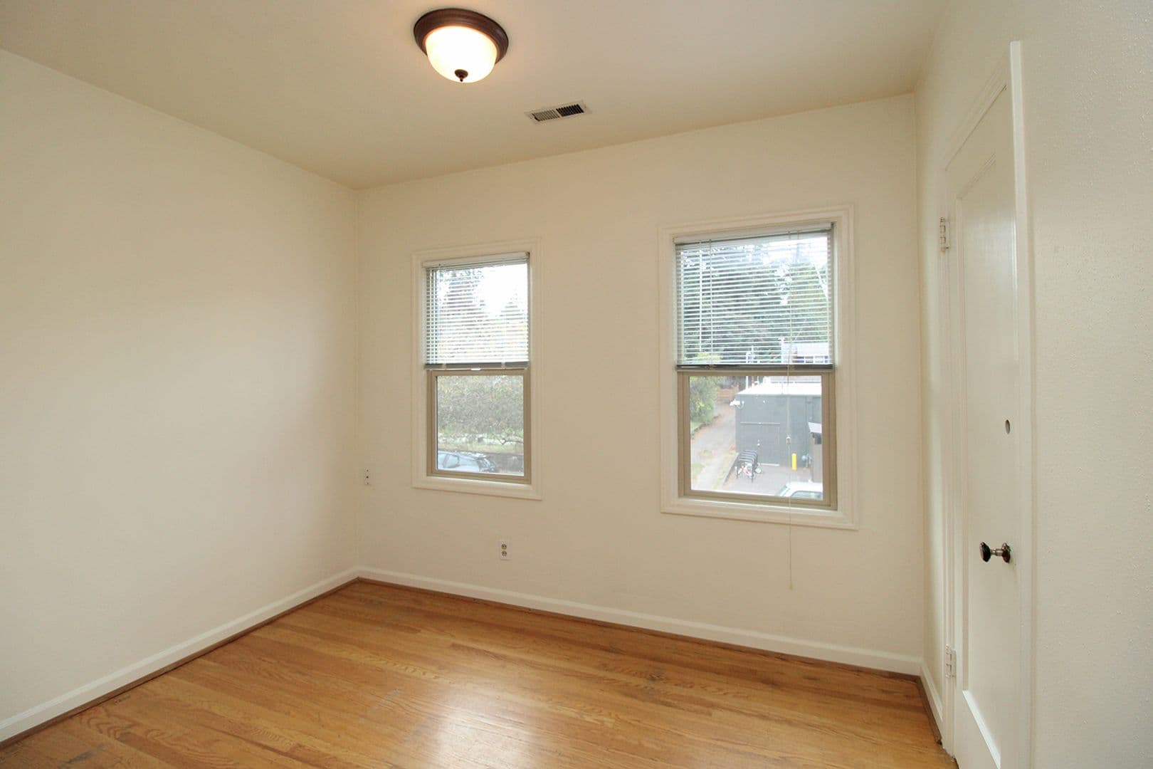 Portland Apartment: 5944 & 5948 NE 30th Ave