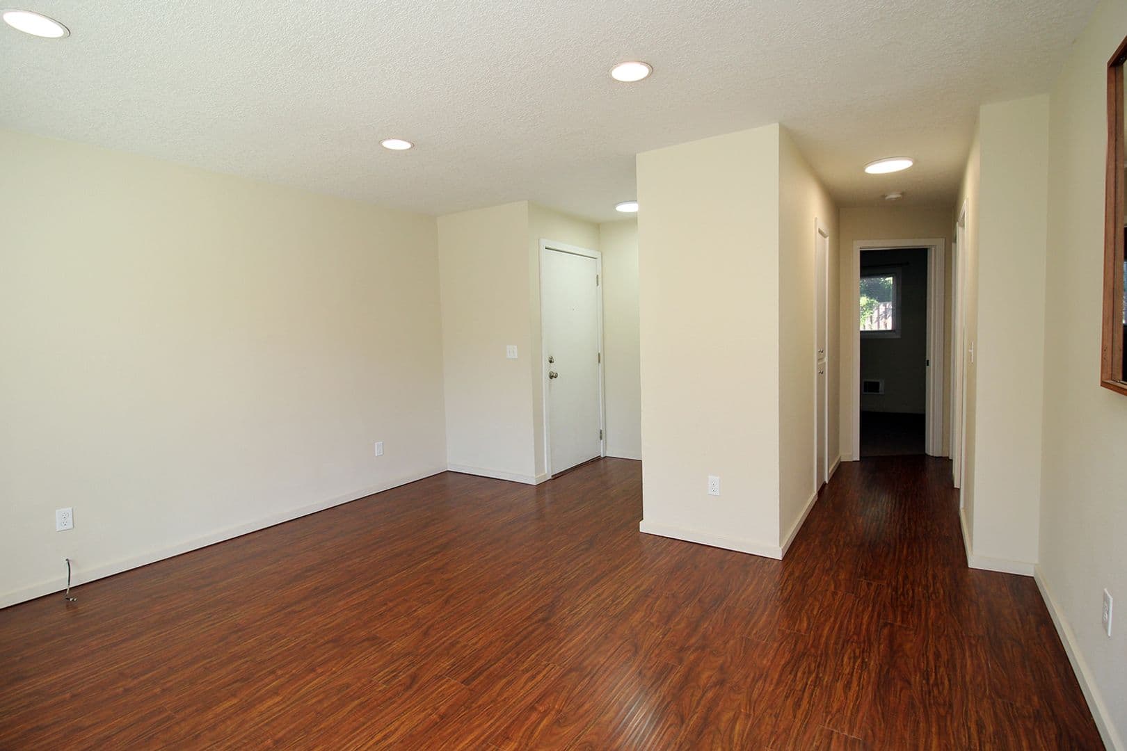 Portland Apartment: 4204 - 4232 SE Cesar E Chavez Blvd.