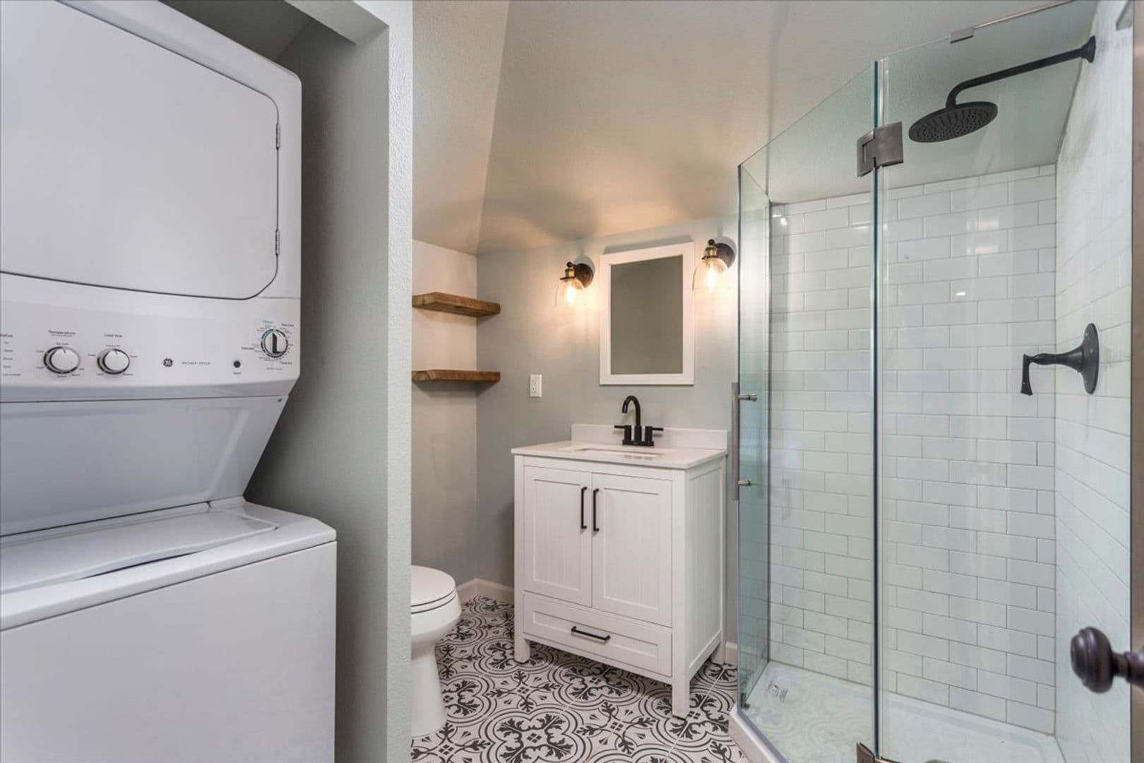 Portland Apartment: 3622-3624 NE Cleveland Ave