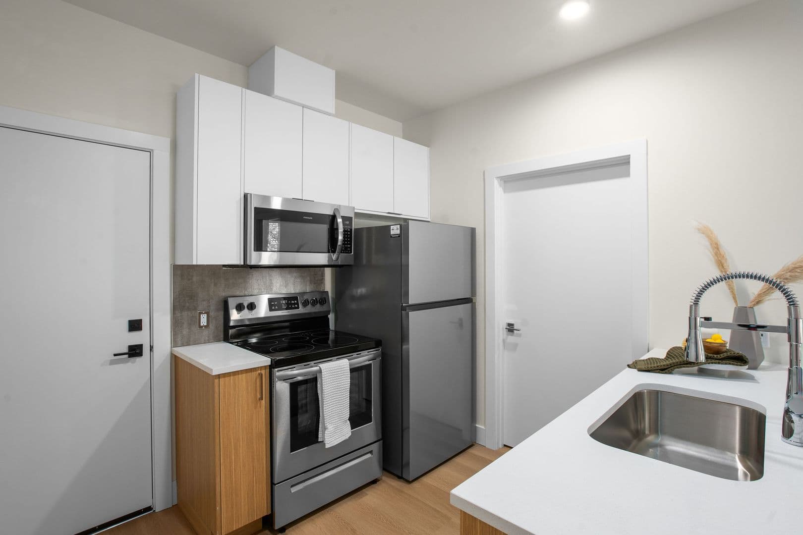 Portland Apartment: 8417 SW 24th Ave