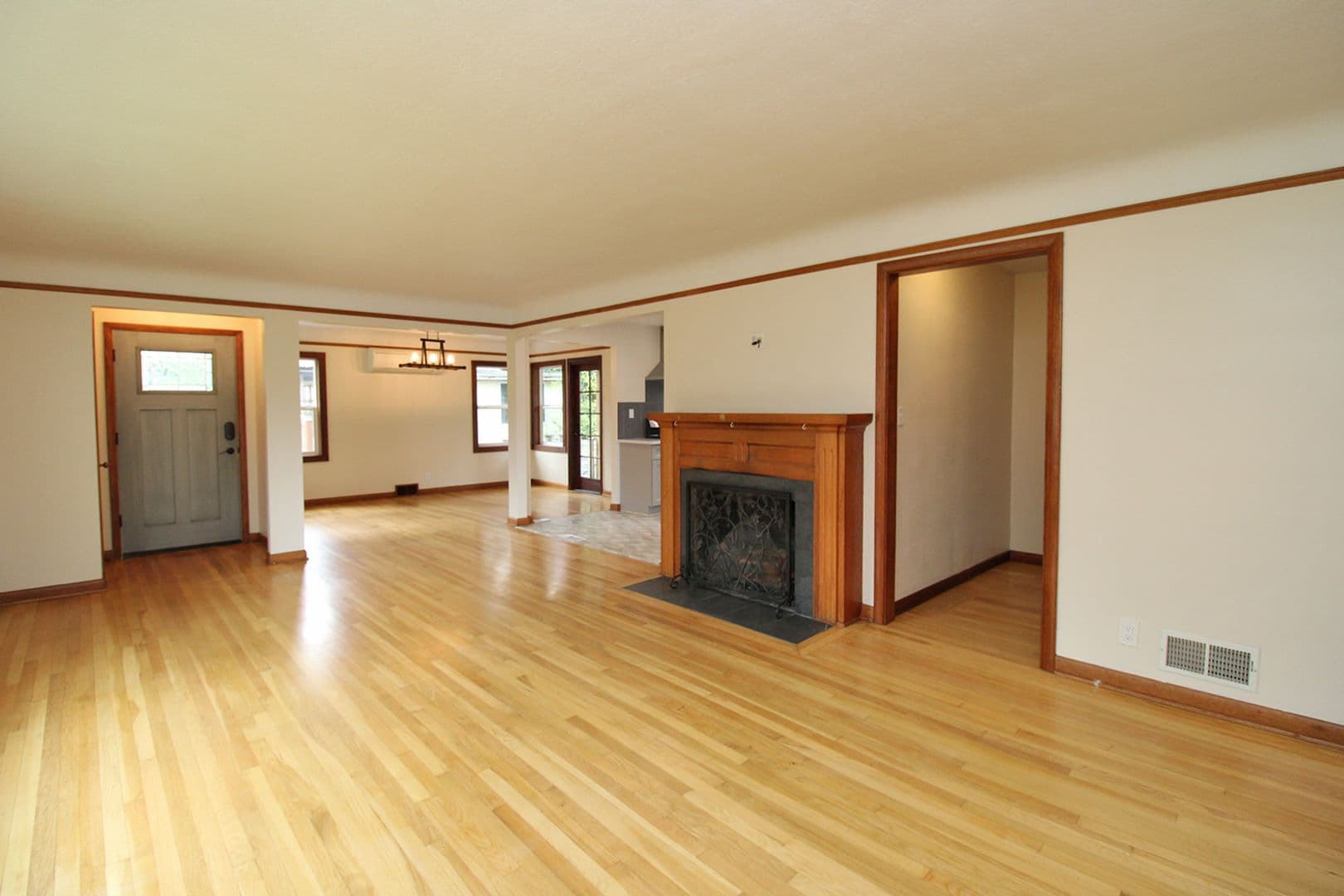 Portland Apartment: 9823 SW 55th Ave