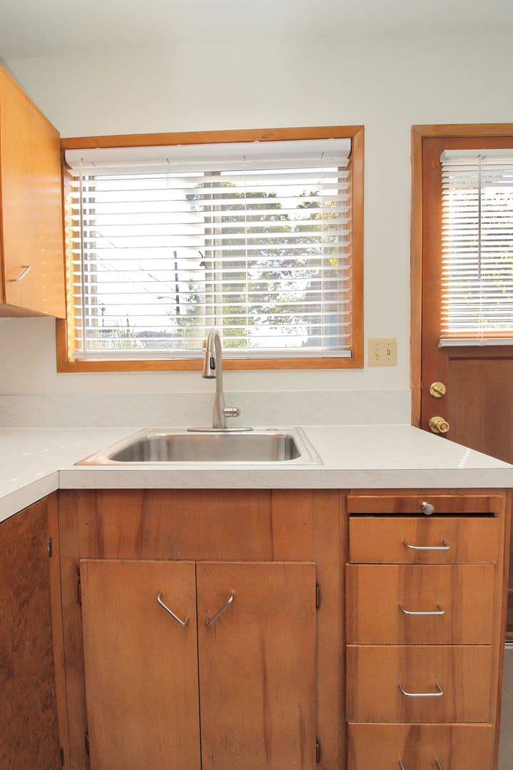 Portland Apartment: 623 - 631 NE 74th Ave