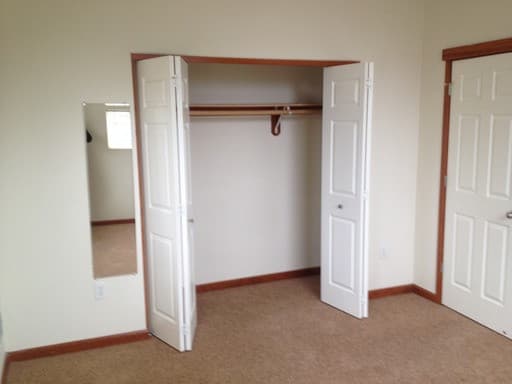 Portland Apartment: 123 NE 172nd Avenue