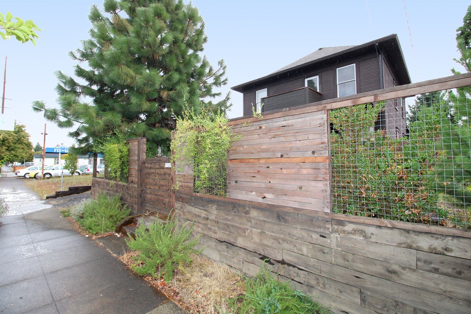 Portland House: 7126 N Lombard St