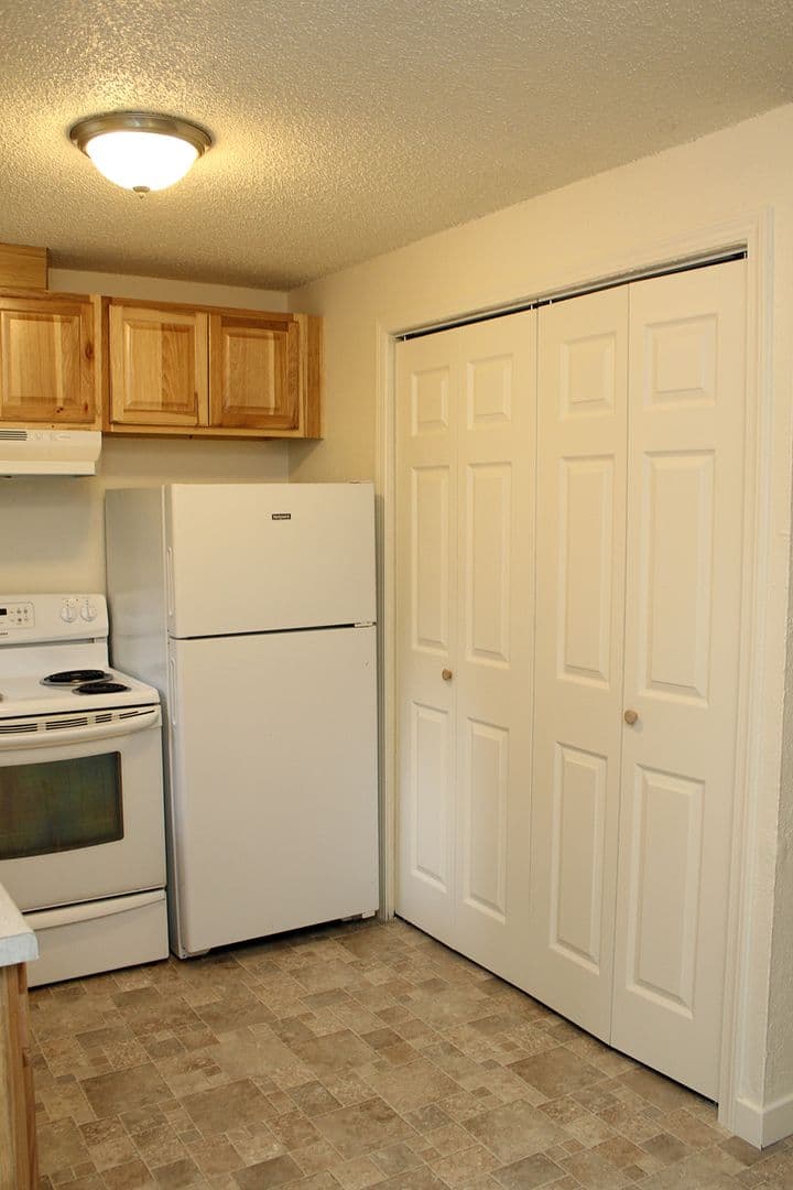 Gresham Apartment: 1113 - 1127 NE 183rd Ave