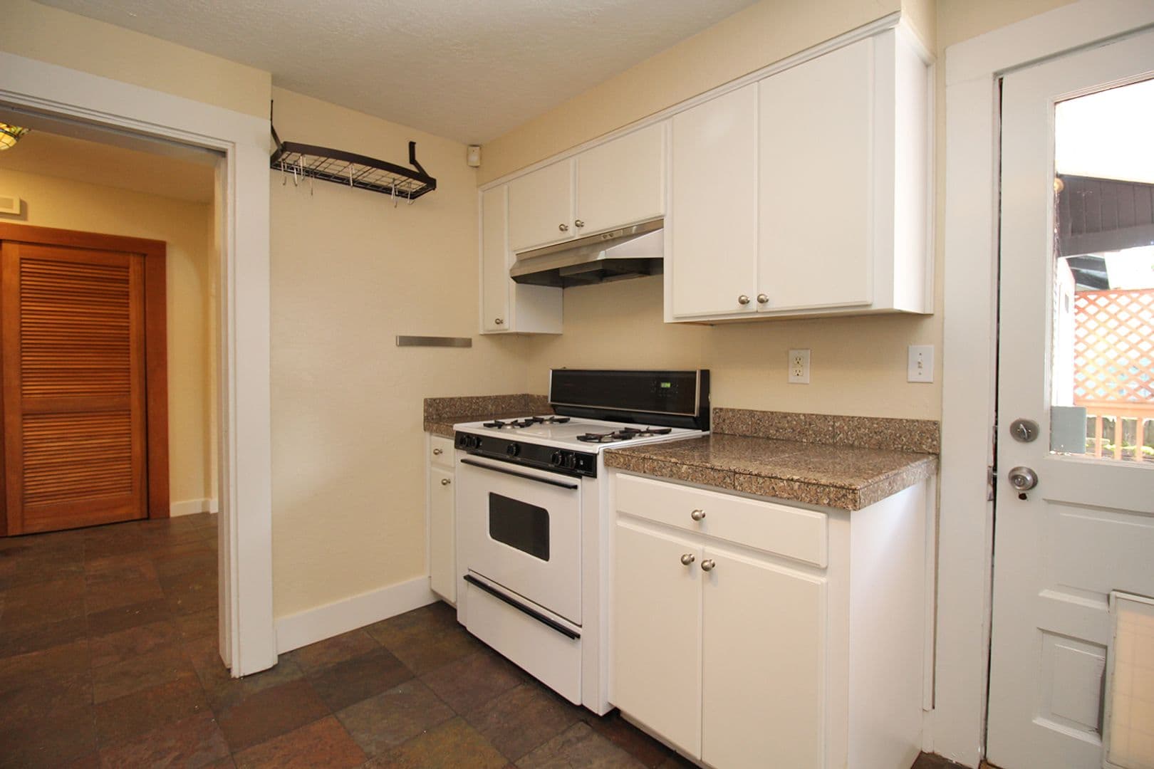 Portland House: 320 SW Carson St