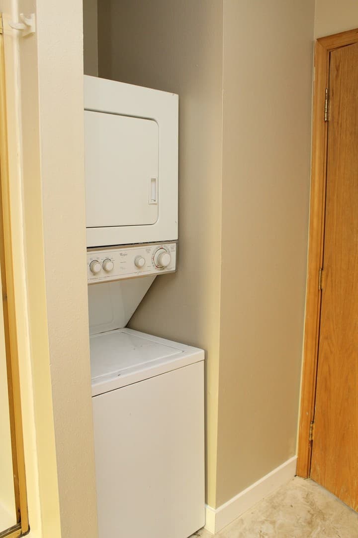 Oregon City Apartment: 508-510 Hartke Lp