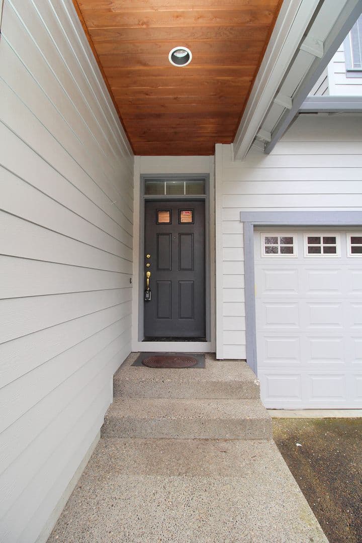 Beaverton House: 6930 SW Star Jasmine Plc