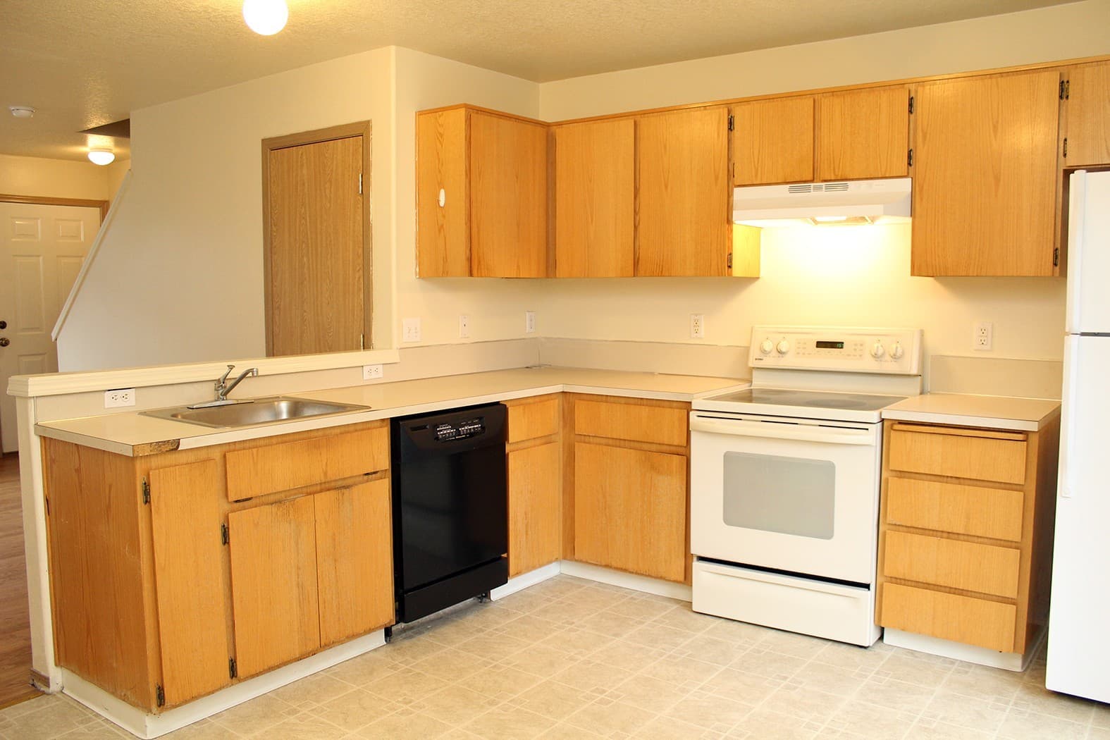 Portland Apartment: 3548 SE 119th Ave