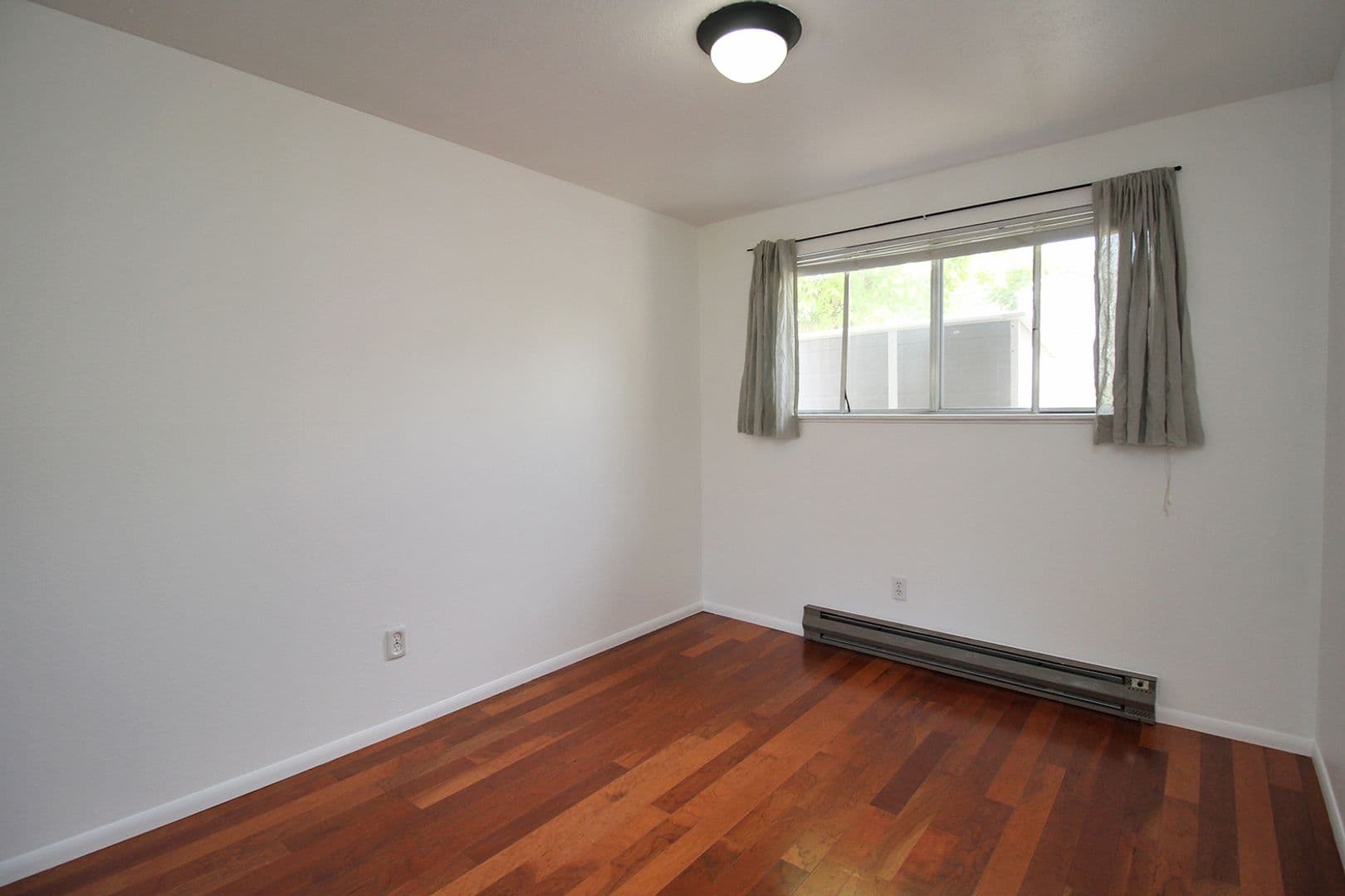 Portland Apartment: 9706 SW 49th Ave #A-B