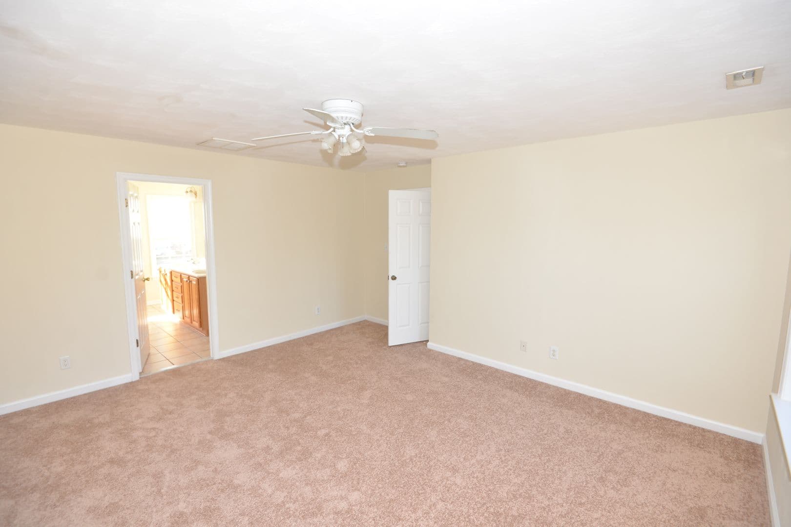 VIRGINIA BEACH House: 1701 SEATON DR