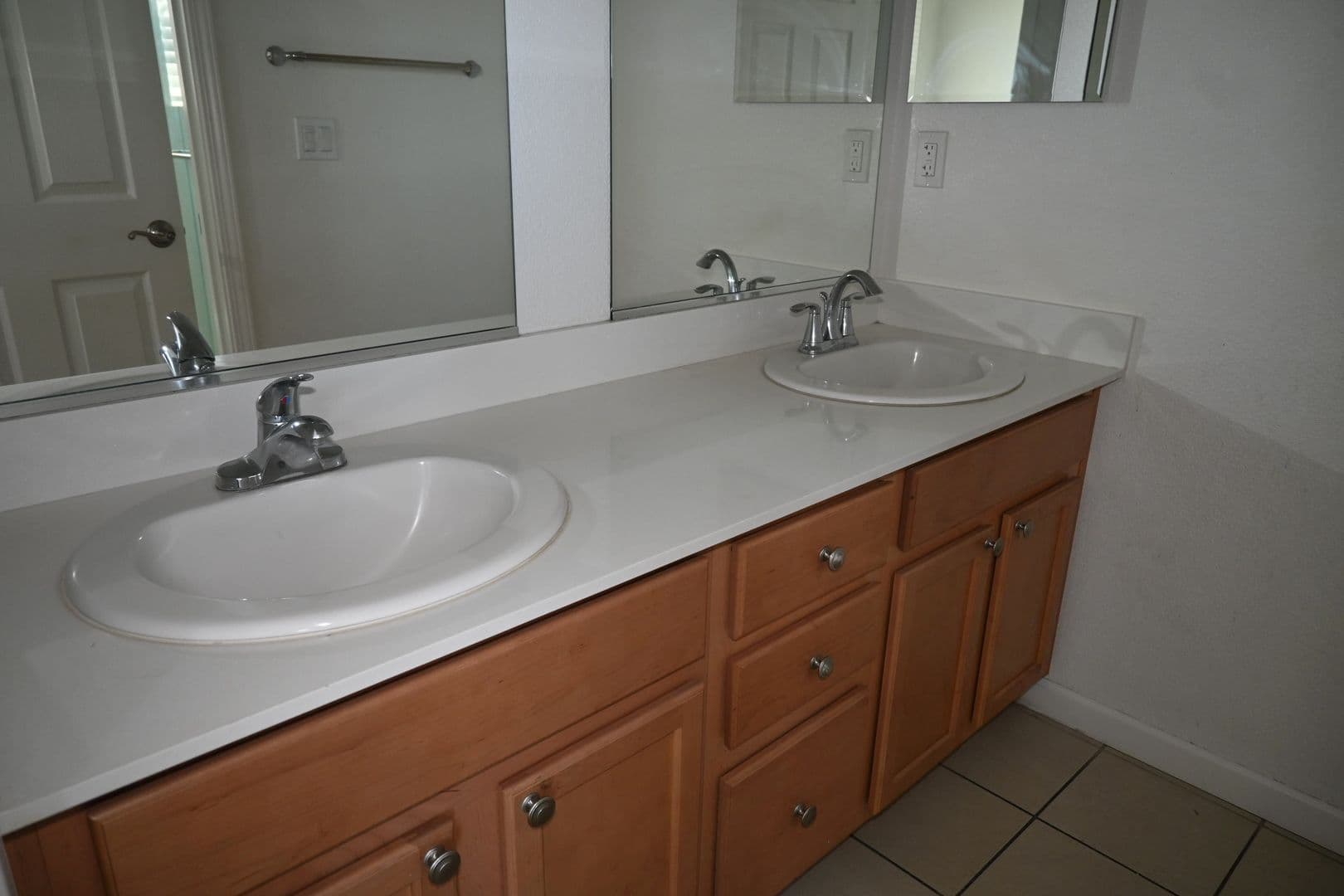 Elk Grove House: 10100 Robert Watkins Way