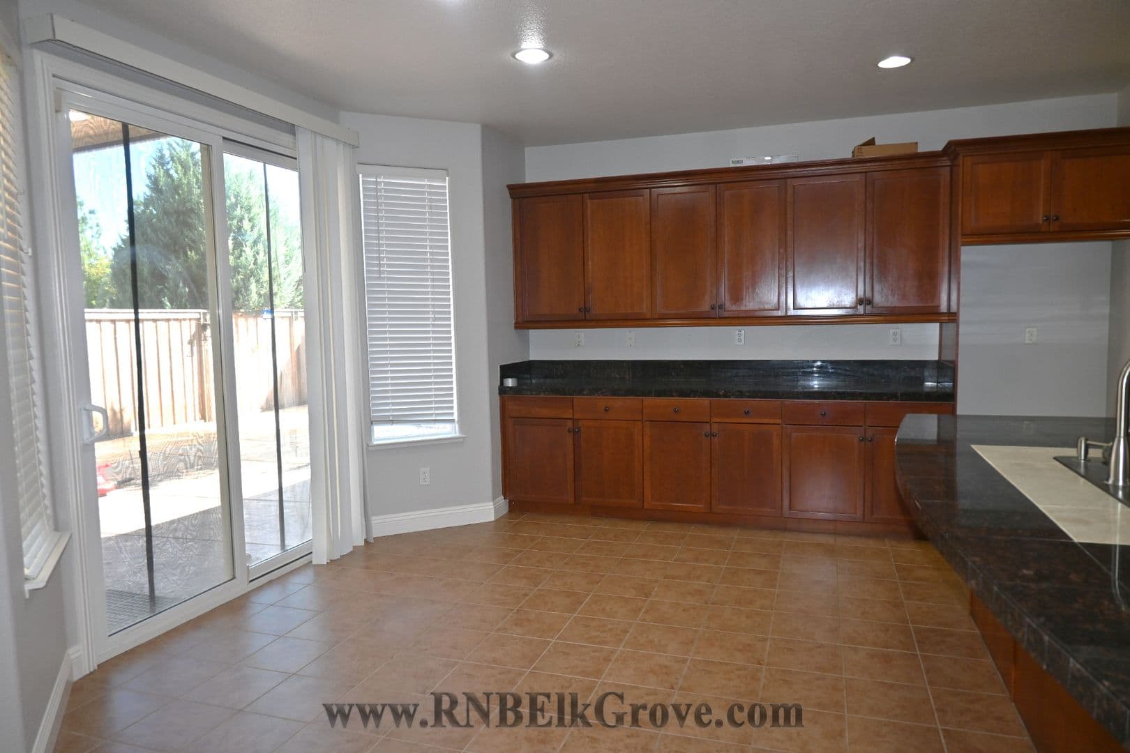 Elk Grove House: 6917 Riqueza Court
