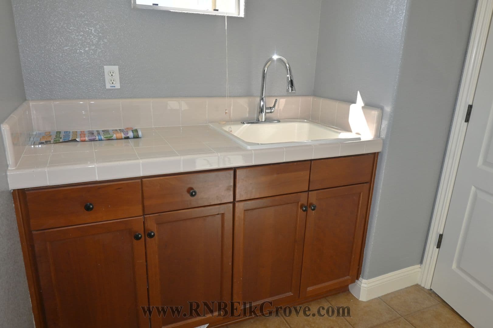 Elk Grove House: 6917 Riqueza Court