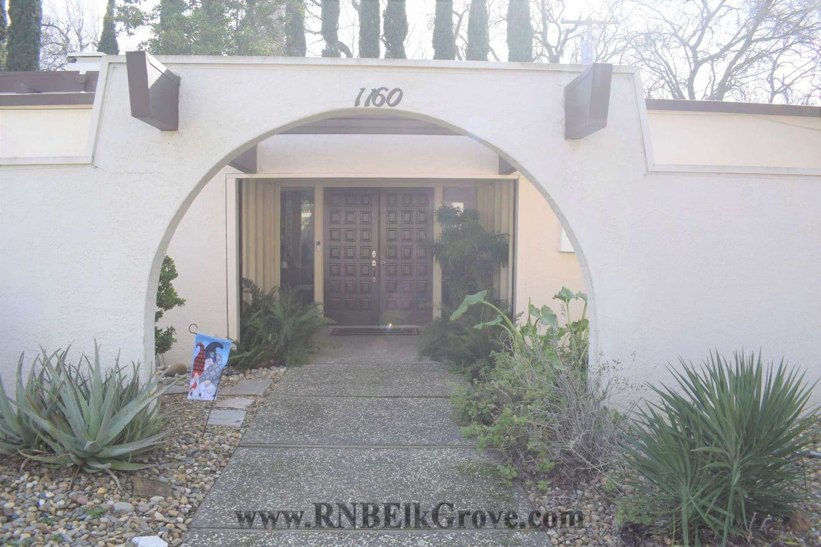 Sacramento House: 1160 Silver Lake Drive