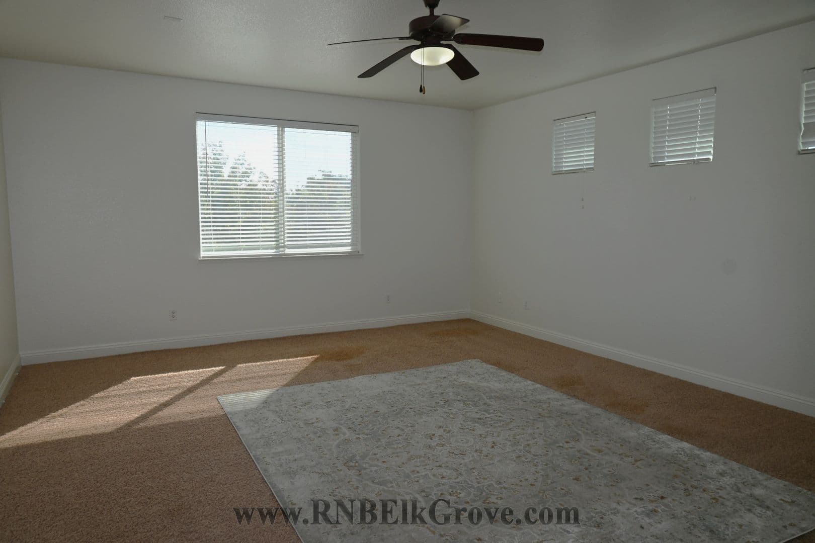 Elk Grove House: 6917 Riqueza Court