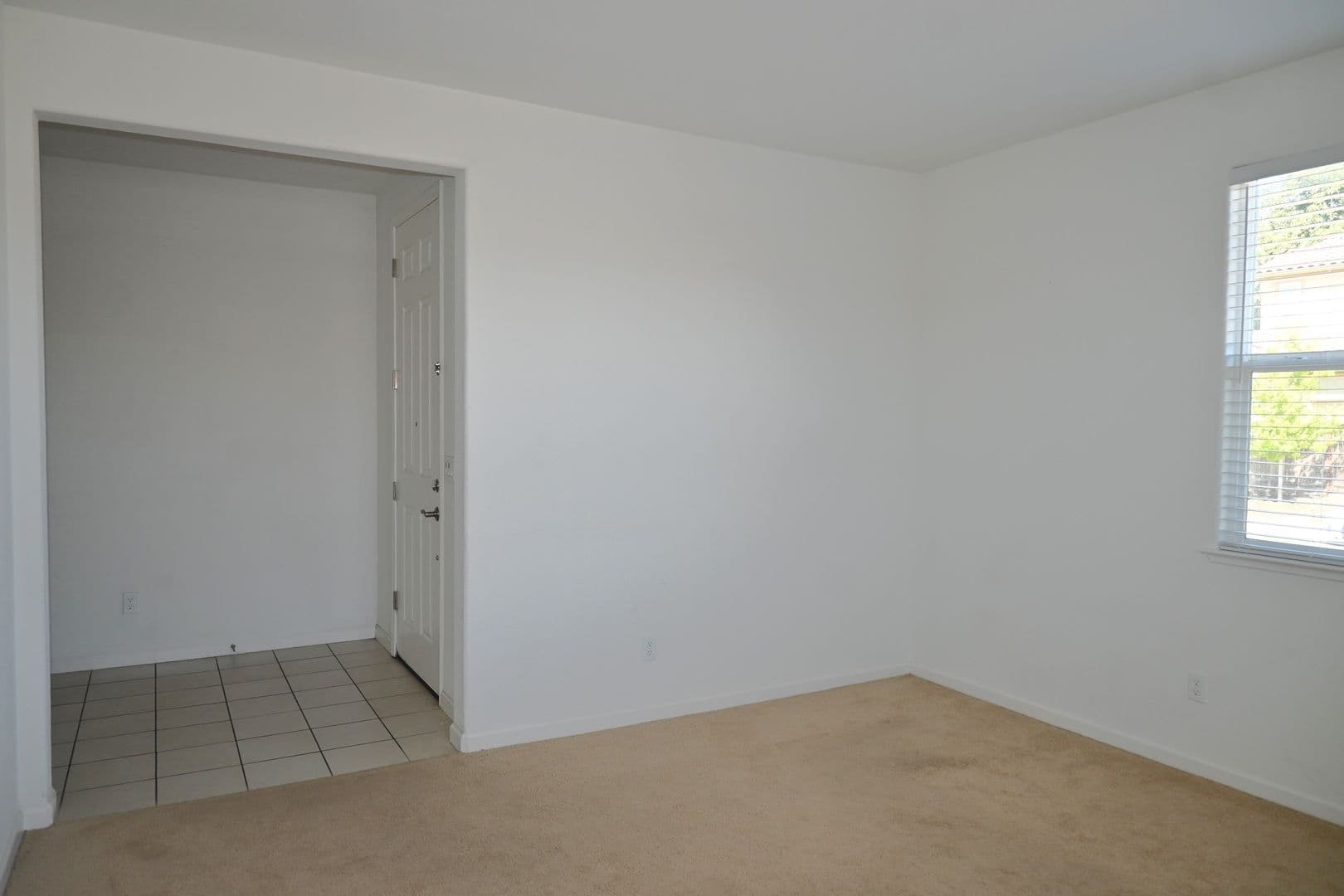 Elk Grove House: 10100 Robert Watkins Way