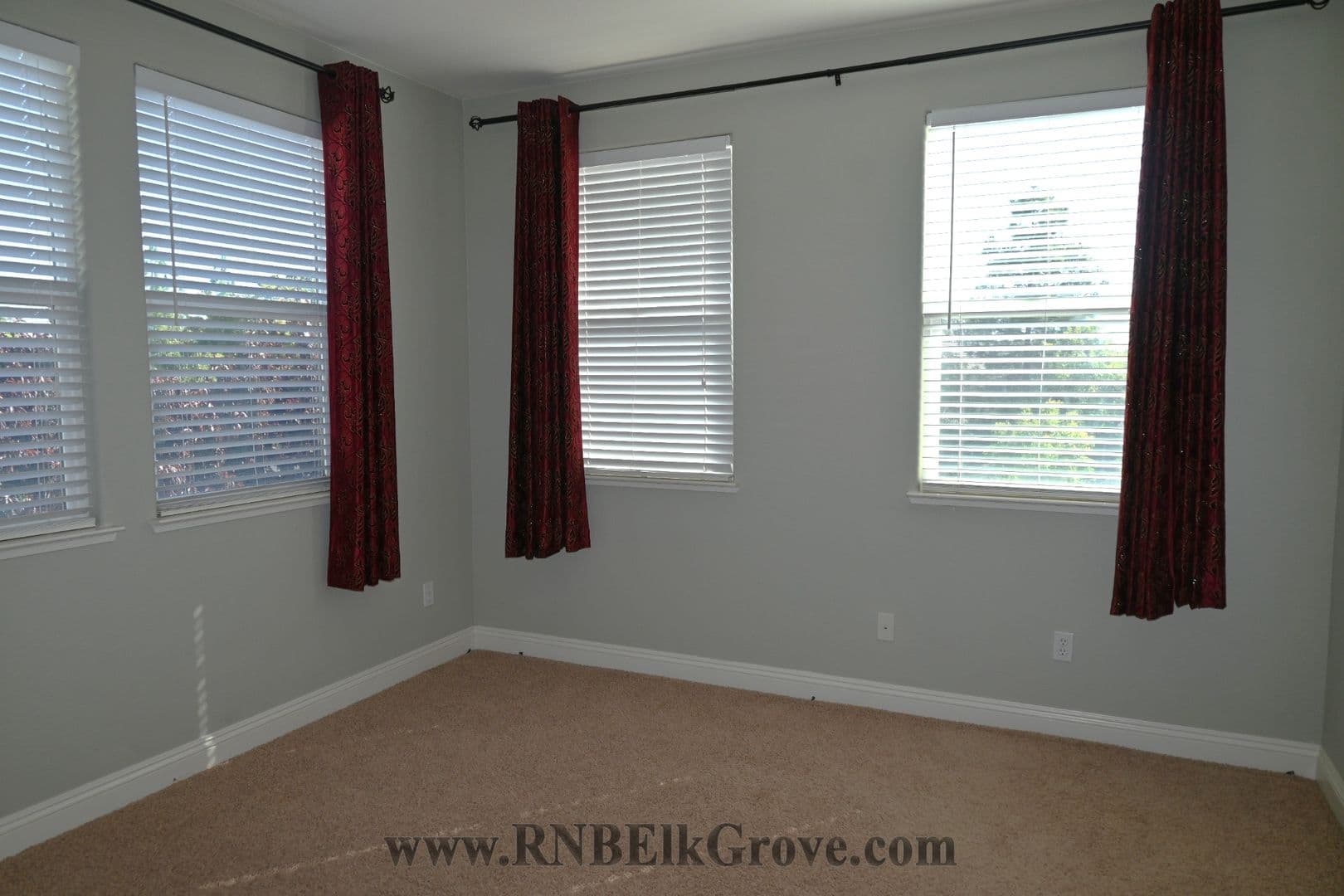 Elk Grove House: 6917 Riqueza Court